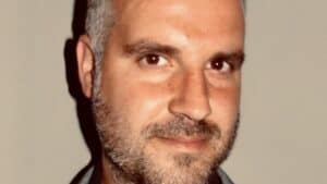 Oliver Escobar headshot